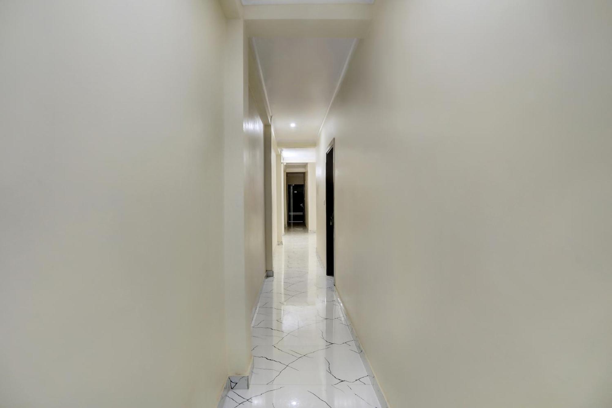Hotel O Diamond Inn Нью-Делі Екстер'єр фото