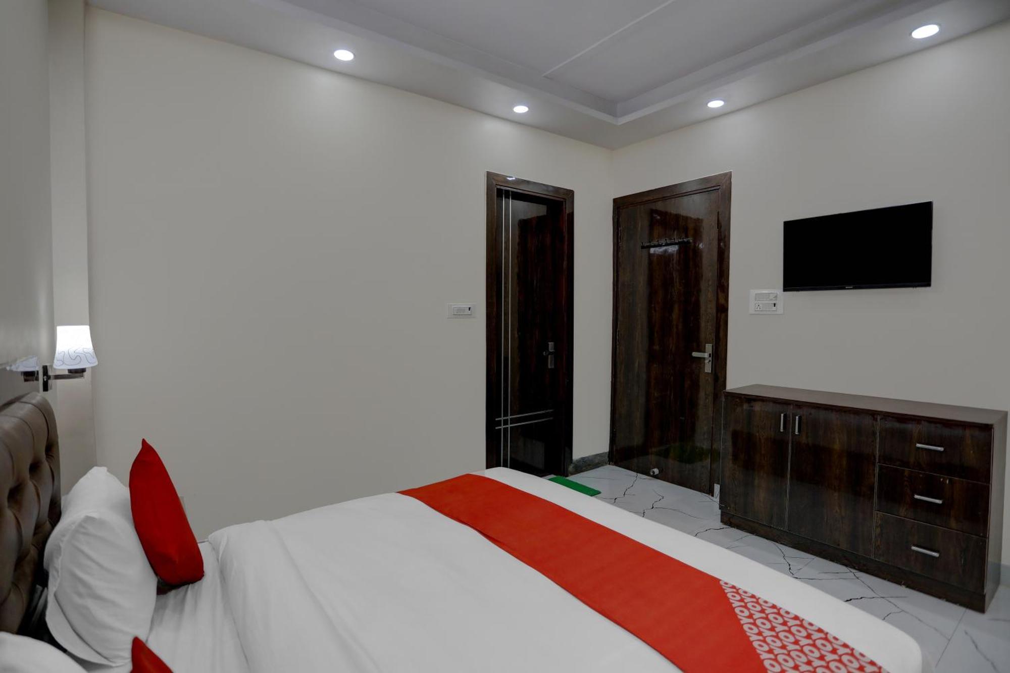 Hotel O Diamond Inn Нью-Делі Екстер'єр фото